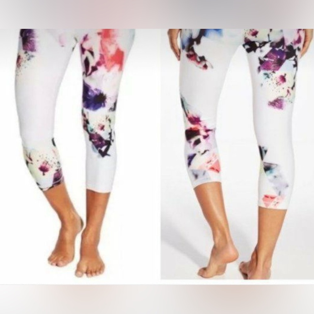 CALIA by Carrie Underwood White Capri Leggings with Purple & Pink Floral Print
